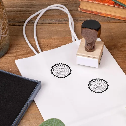 Vista 3 de Sello de mano de goma personalizado, mango de madera con logotipo personalizado, múltiples opciones de tamaño disponibles Sube tu propio logotipo