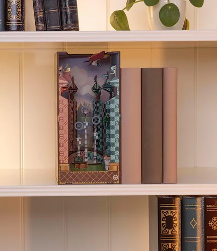 Vista 19 de Revell Harry Potter Quidditch Field 3D Book Nook - Kit de rompecabezas