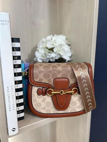 Vista 6 de Bolsos cruzados pequeños para mujer, bolso de cuero, diseño de moda, hebilla dorada