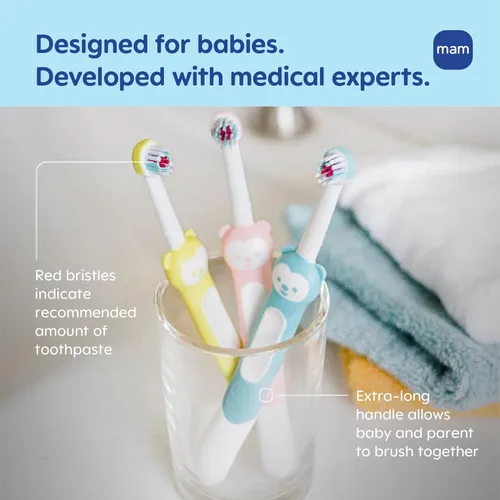 Vista 2 de MAM Juego de brochas para aprender a cepillar (1 cepillo de dientes para bebé, 1 cepillo de entrenamiento, 1 escudo de seguridad), cepillos de Azul