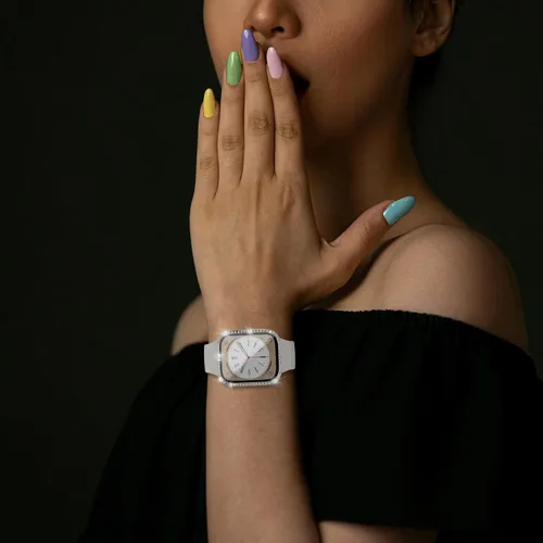 Vista 7 de Rc-Z Paquete de 3 fundas protectoras de pantalla para Apple Watch Series SE (2) 6 5 4 de 1.575 pulgadas, cubierta protectora de diamante para mujer