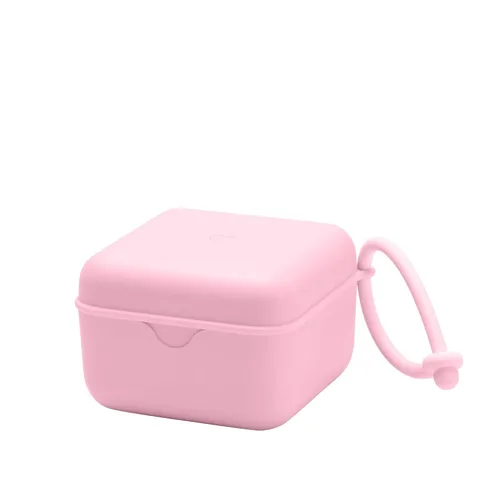 Vista 11 de BIBS Caja de chupete con lazo para almacenar y transportar chupetes Material 100% libre de BPA Diseñado y fabricado en Dinamarca Azul bebé