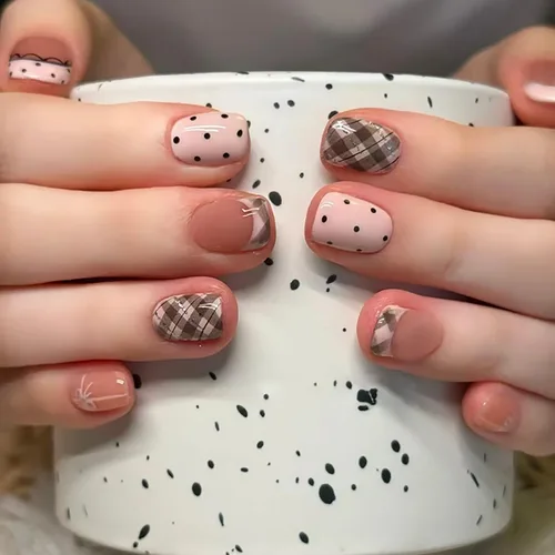 Vista 22 de Uñas postizas cuadradas cortas de color nude, uñas postizas francesas blancas con diseño de diamantes de imitación, uñas brillantes a presión