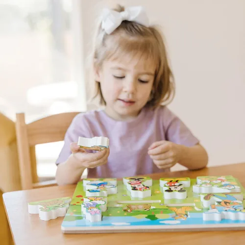 Vista 2 de Melissa & Doug Disney Mickey Mouse - Rompecabezas de madera grueso – Rompecabezas de personajes de Disney de 8 piezas para niños pequeños y niños a