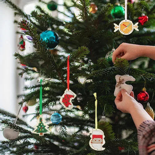 Vista 7 de FREEBLOSS Kit de punto de cruz de madera, 12 piezas con temática de Navidad, kit de punto de cruz de virutas de madera, decoración de árbol