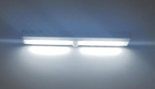 Vista 8 de Lock Connection® - 1 luz LED azul recargable activada por movimiento para gabinete. Pegar en cualquier lugar/10 LED sensor de movimiento