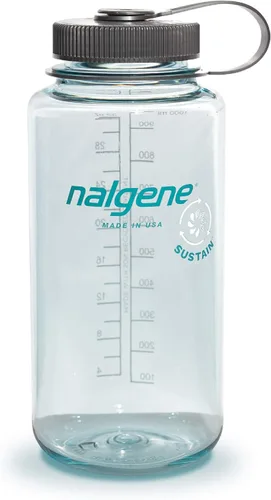 Vista 5 de Nalgene Sustain Tritan - Botella de agua sin BPA, 32 onzas, boca ancha, gris con tapa negra y botella de agua Sustain Tritan sin BPA fabricada