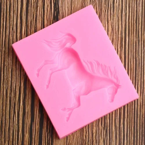 Vista 3 de Molde de silicona de caballo corriendo 3D de animales lindos para postres DIY Jelly Shots Fondant, pudín de cristal de chocolate, helado, hecho a