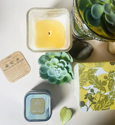 Vista 7 de Lotion Candle - Velas de masaje perfumadas de albahaca cítrica y menta silvestre para cuidado personal, 10 onzas, vela de cera de soja con mezclas