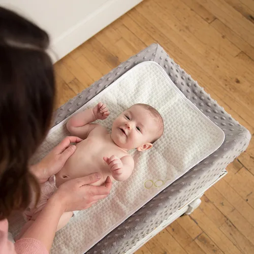 Vista 5 de Tapete de rayón de bambú impermeable para cambiador (paquete de 3) – Forros reutilizables para cambiar pañales – a prueba de fugas – Almohadilla