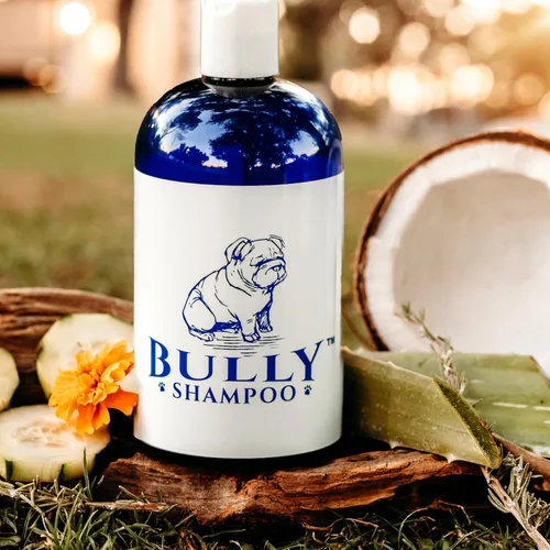 Vista 4 de Bully Shampoo - Champú Bulldog para perros, fórmula orgánica totalmente natural, aroma botánico refrescante. Específicamente para razas de bulldog
