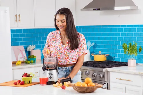 Vista 9 de Magic Bullet® Mini Exprimidor, Ahorro de Espacio en la Encimera, Canal de Alimentación de 2 Pulgadas para Frutas y Verduras, 400W, Diseño Compacto
