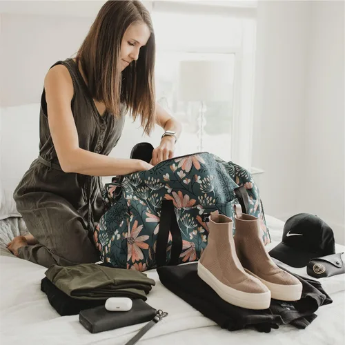 Vista 5 de Jadyn - Bolsa grande de lona de mujer para fin de semana, 22in, con bolsillo para zapatos, bolsa de viaje