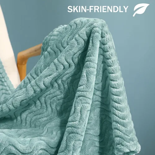 Vista 5 de Exclusivo Mezcla King Blanket for Bed, Cozy Lightweight Fleece Blankets for All Season, Decorative Giftable Fuzzy Plush Wave Textured Suitable for