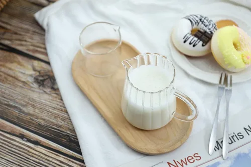 Vista 6 de CHOOLD Jarra de crema de vidrio con forma de onda elegante para café/jarra de servicio para cocina - Leche y salsa - 8.5 oz