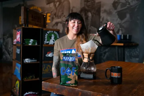 Vista 3 de Black Rifle - Café molido (CAF, mediano, 2x de cafeína, de 12 onzas)