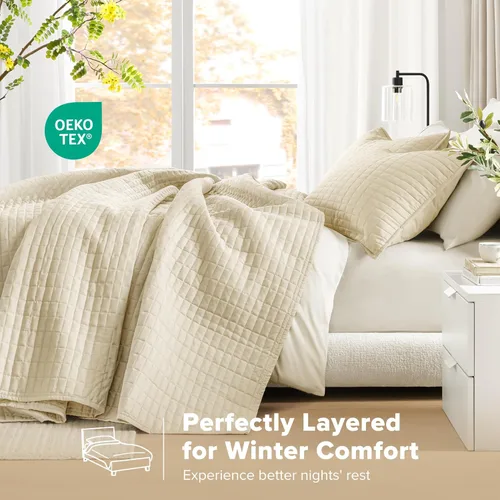 Vista 3 de Comfort Spaces Juego de edredón de tamaño King extragrande de color marfil de 120 x 118 pulgadas, colcha acolchada de verano de microfibra ligera