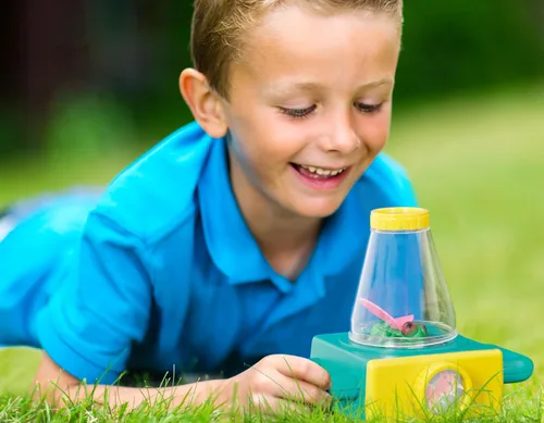 Vista 7 de B. toys Itty-Bitty - Juguete científico de doble cara para niños, verano