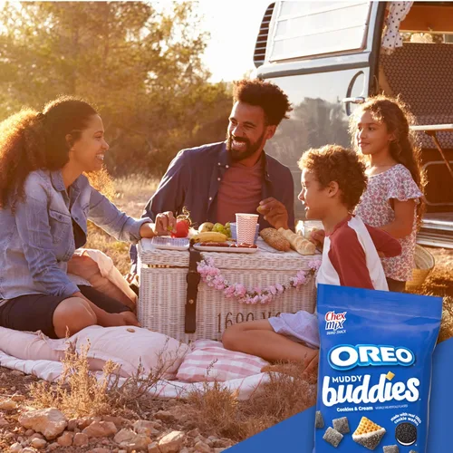 Vista 4 de Chex Mix Muddy Buddies, Mix de aperitivos de galletas OREO y crema, 9 oz