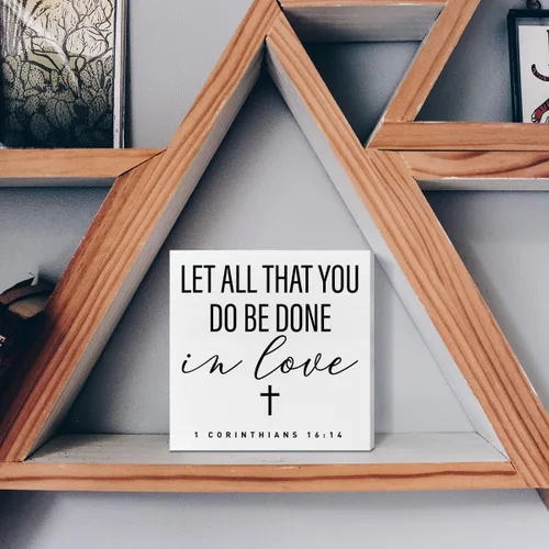 Vista 5 de Letrero de madera para escritorio cristiano, decoración de escritorio con texto en inglés "You Do Be Done in Love", decoración motivacional