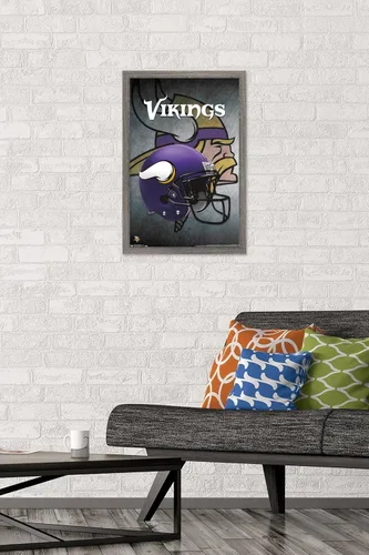 Vista 2 de Trends International NFL Minnesota VIkings - Póster de pared con casco 16, 14.725 x 22.375 pulgadas, versión enmarcada de madera de granero
