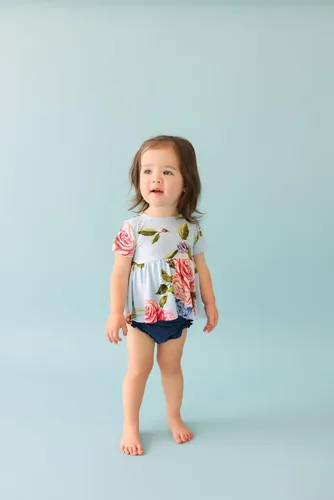 Vista 3 de Posh Peanut Conjunto de dos piezas – Conjunto de camiseta y pantalones cortos de manga corta – Viscosa transpirable de bambú para bebé niña Rosa