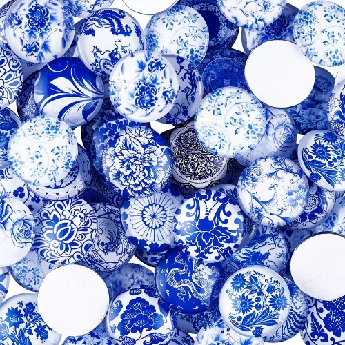 Vista 2 de Craftdady 200 unidades de cabujones de cristal con estampado de flores azules y blancas de 0.394 in con parte trasera plana media redonda