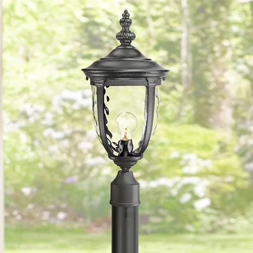 Vista 2 de John Timberland Bellagio - Poste de luz tradicional para exteriores con poste de base plana texturizado, negro, 99 3/4 pulgadas, vidrio martillado