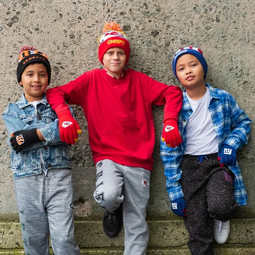 Vista 5 de Ultra Game Gorro de punto de invierno oficial de la NFL para jóvenes, súper suave, con guantes extra cálidos para pantalla táctil