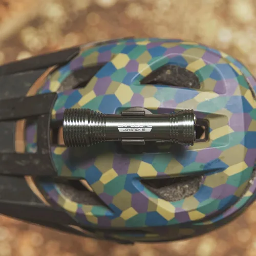 Vista 5 de Exposure Joystick de luces 18, carga USB-C PD, luz de bicicleta, 1200 lúmenes, gris plomizo, 3.70 oz, aluminio, tecnología de grifo, 1.5-36 horas