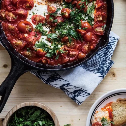 Vista 5 de Sartén de hierro fundido con tapa de vidrio templado, sartén profunda de hierro fundido de doble mango de 12 pulgadas con tapa para cocina