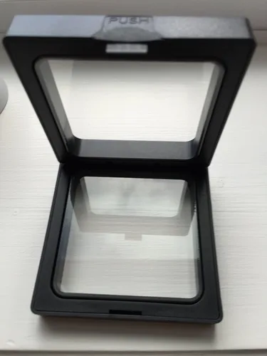 Vista 4 de Black Diamond Plaza Medallón Challenge Coin chip Display Stand Holder Magic Suspensión Caja