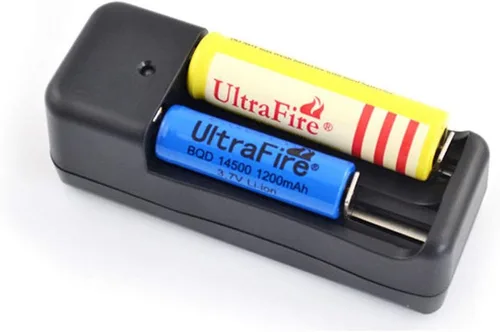 Vista 4 de E-Outstanding 4.2V Dual-Slot Flashlight Charger for 18650 Li-ion Batteries - US Plug