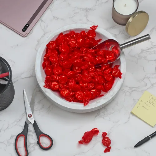 Vista 2 de Caramelo duro de canela envuelto individualmente, 4 libras, caramelos duros de canela con lechones rojos, caramelos a granel