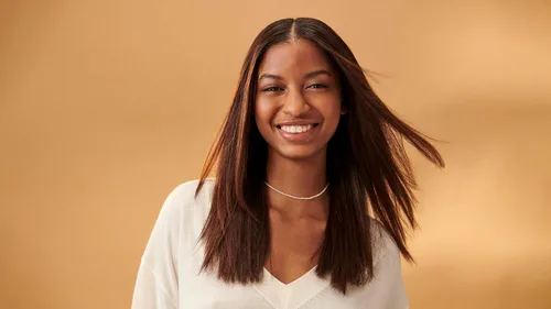 Vista 3 de Bio Ionic GoldPro Hair Straightener, Blue, Moisturizing Heat Technology & 24K Gold MX, Hair Straightening Iron for Sleek Styles & Flat Iron Curls