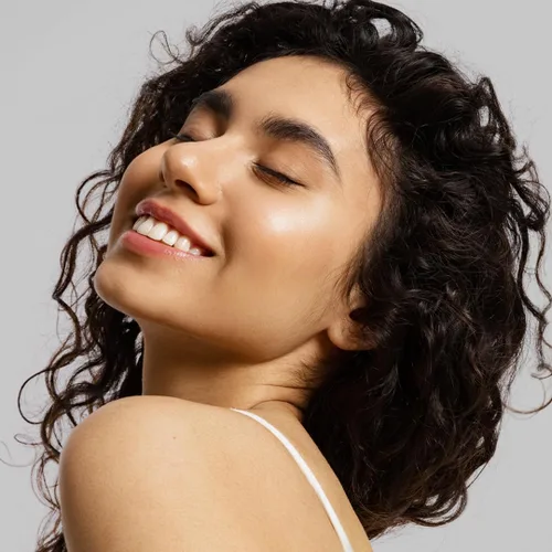 Vista 4 de Base de maquillaje líquida L.A. Girl Pro Coverage, Beige Nude