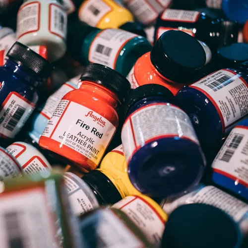 Vista 4 de Angelus Brand Pintura de piel acrílica impermeable 1 onza- plana negro y plana blanco Duo