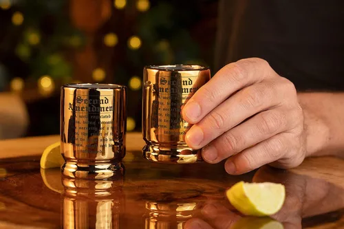 Vista 4 de Vasos de chupito de cerámica de latón 2A 50 Cal - Juego de 2 - Grabado 2A