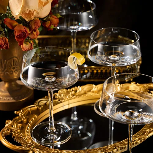 Vista 4 de Juego de 4 vasos de Martini & Champagne Coupé con cuchara plateada 10 onzas Crystal Luxury , Premium soplado a mano Cóctel clásico y copas