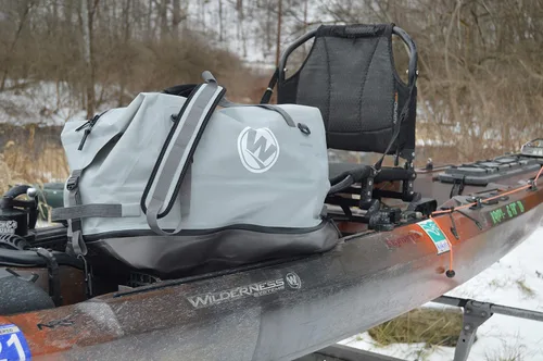 Vista 7 de Wilderness Systems Escape - Bolsa de lona húmeda y seca Bolsa seca para kayak con almacenamiento separado en seco y húmedo Cremallera