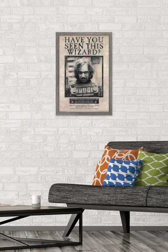 Vista 2 de Trends International El Mundo Mágico: Harry Potter - Póster de Buscado de Sirius Black, Póster de Pared, 14.725" x 22.375", Versión con Marco