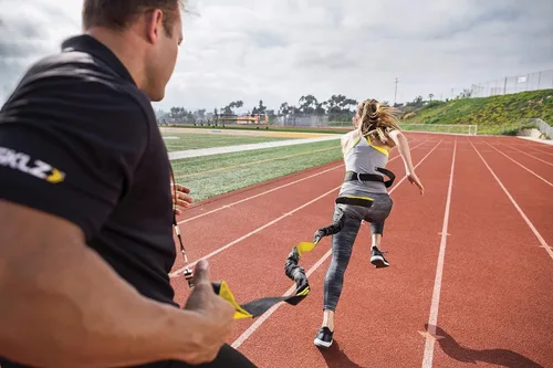 Vista 6 de SKLZ - Cinturón de entrenamiento de resistencia, preparador de liberación y aceleración, Negro