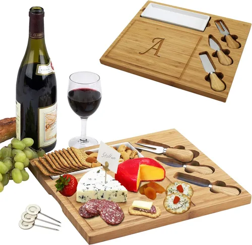 Picnic at Ascot - Tabla de quesos de bambú grabada, personalizada, con 3 cuchillos de queso, plato de cerámica y marcadores de queso, diseño y