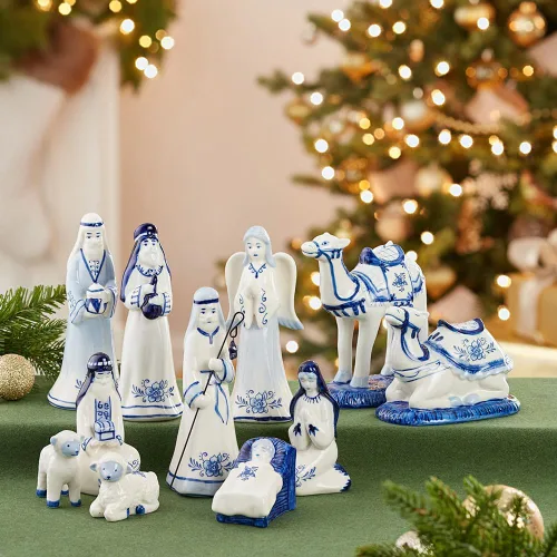 Vista 2 de Kurt Adler - Juego de 11 piezas de Belén de porcelana de 1.97 x 6.7 pulgadas, color azul Delft