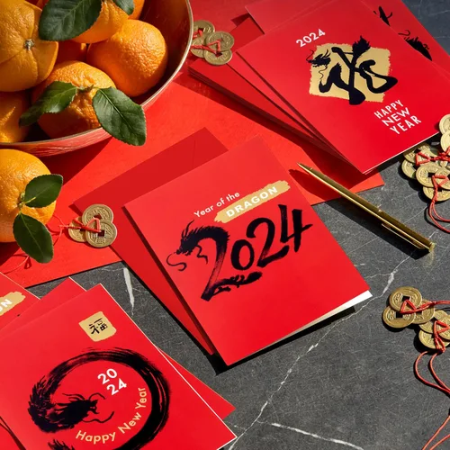 Vista 2 de Hallmark Ocho tarjetas de bambú con fecha de año nuevo chino 2024 (16 tarjetas del año del dragón con sobres)