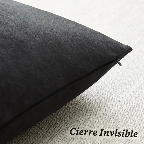 Vista 4 de GIGIZAZA - Fundas de almohada decorativas para sofá, juego de 2 fundas de almohada negras de terciopelo, 24 x 24 pulgadas Negro