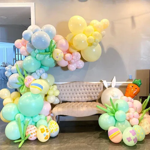 Vista 5 de Kit de arco de guirnalda de globos de Pascua, 153 globos rosa, amarillo y blanco con globo de Mylar de conejo, globo de margarita blanca