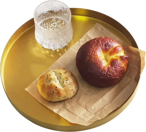 Vista 11 de FREELOVE Bandeja Dorada, Bandeja Redonda de Latón para Servir, Plato Decorativo Circular de Bar, Platos Decorativos de Metal para Mesa de Centro