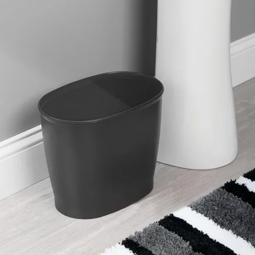 Vista 3 de mDesign - Papelera ovalada de plástico, moderna y de tamaño conveniente, para baño, cocina, cuarto de servicio, hogar, oficina, dormitorios., Negro