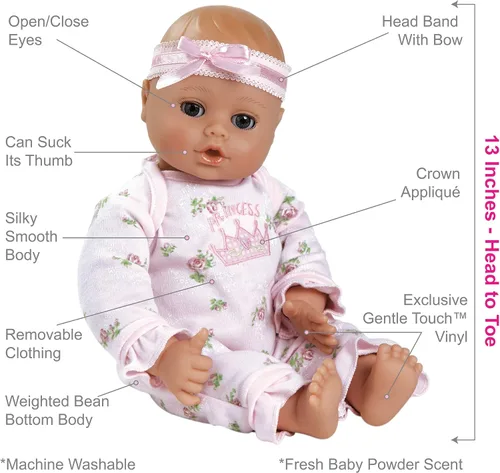 Vista 5 de Adora Play Time Babies Collection, muñeca de bebé de 13 pulgadas con ropa y accesorios para muñecas, hecha con aroma a polvo de bebé dulce y cuerpo